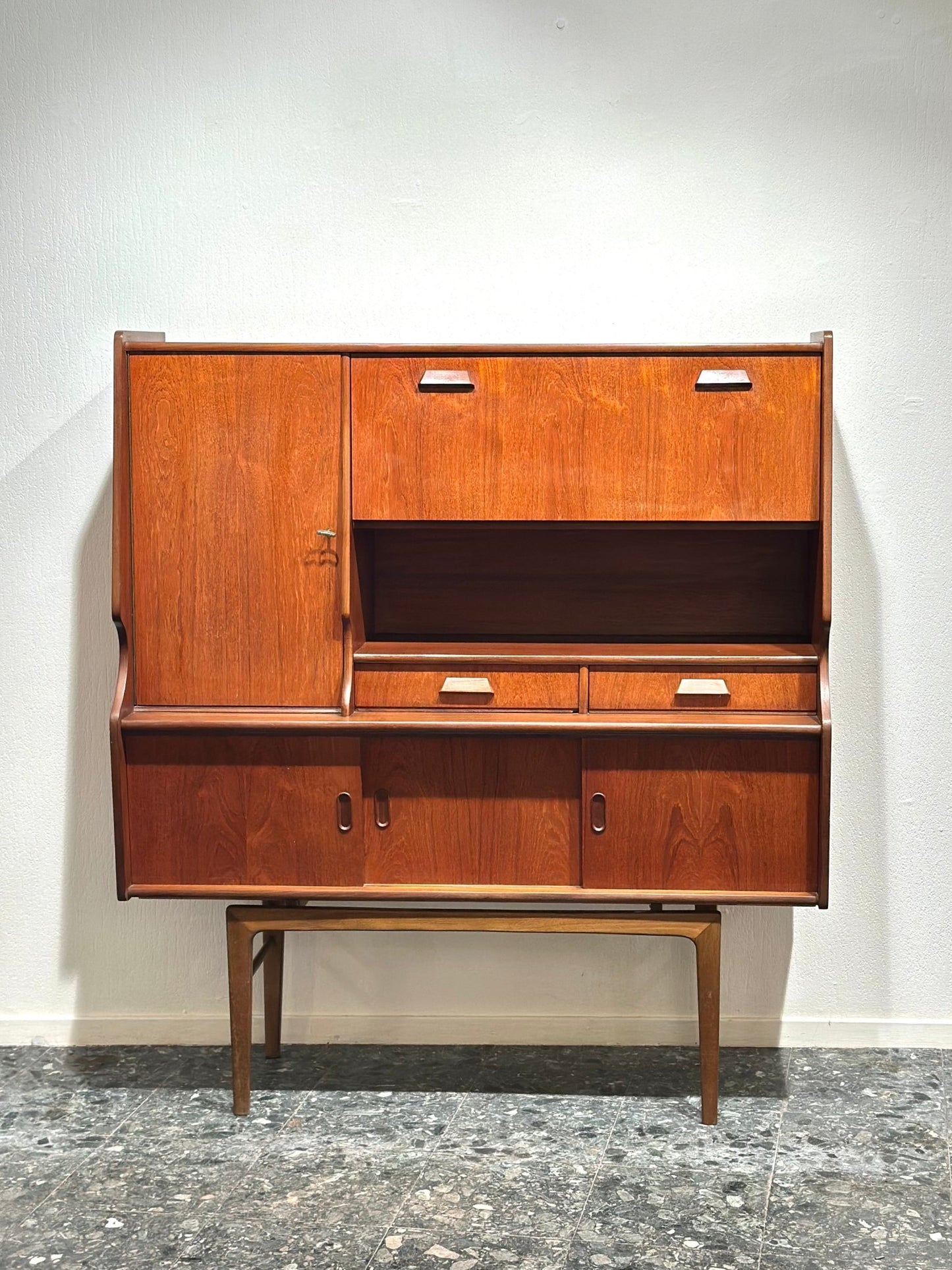 Vintage Teak Midcentury Highboard - Lattico