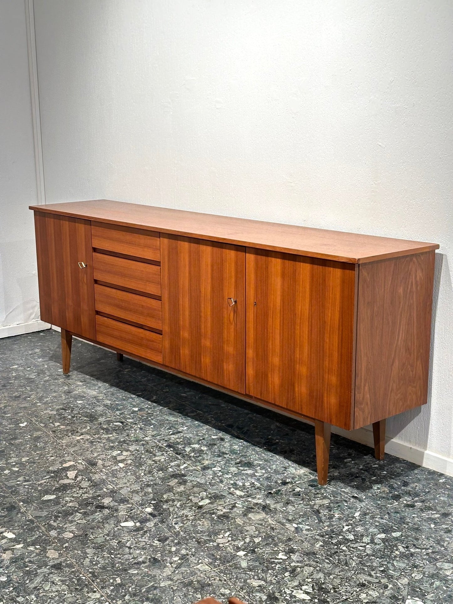 Midcentury Minimal Sideboard - Lattico