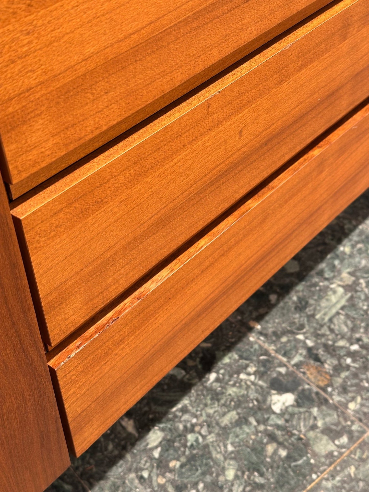 Midcentury Minimal Sideboard - Lattico