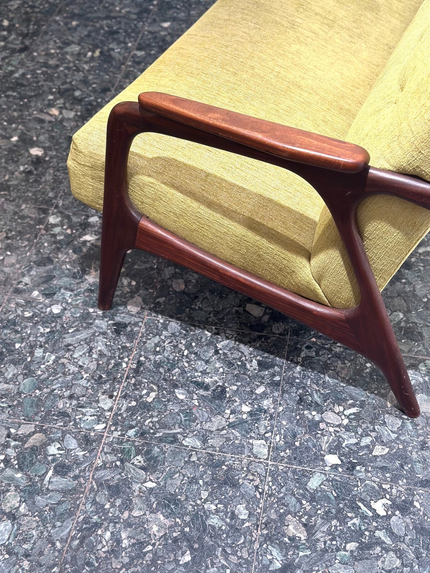 Vintage Green Scandinavian 3 - seater Sofa - Lattico