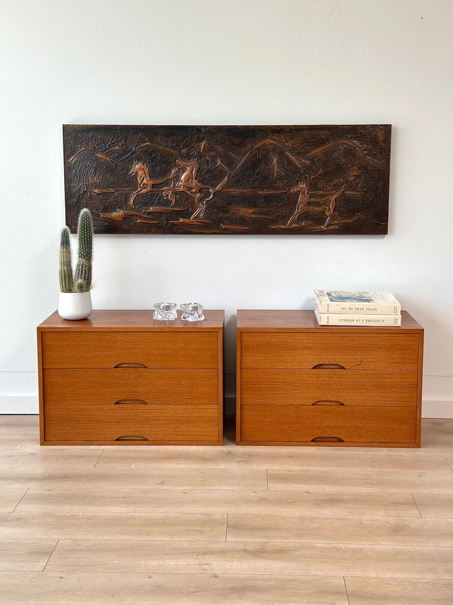 Set of 2 Vintage Teak Dressers / Bedside Tables - Lattico