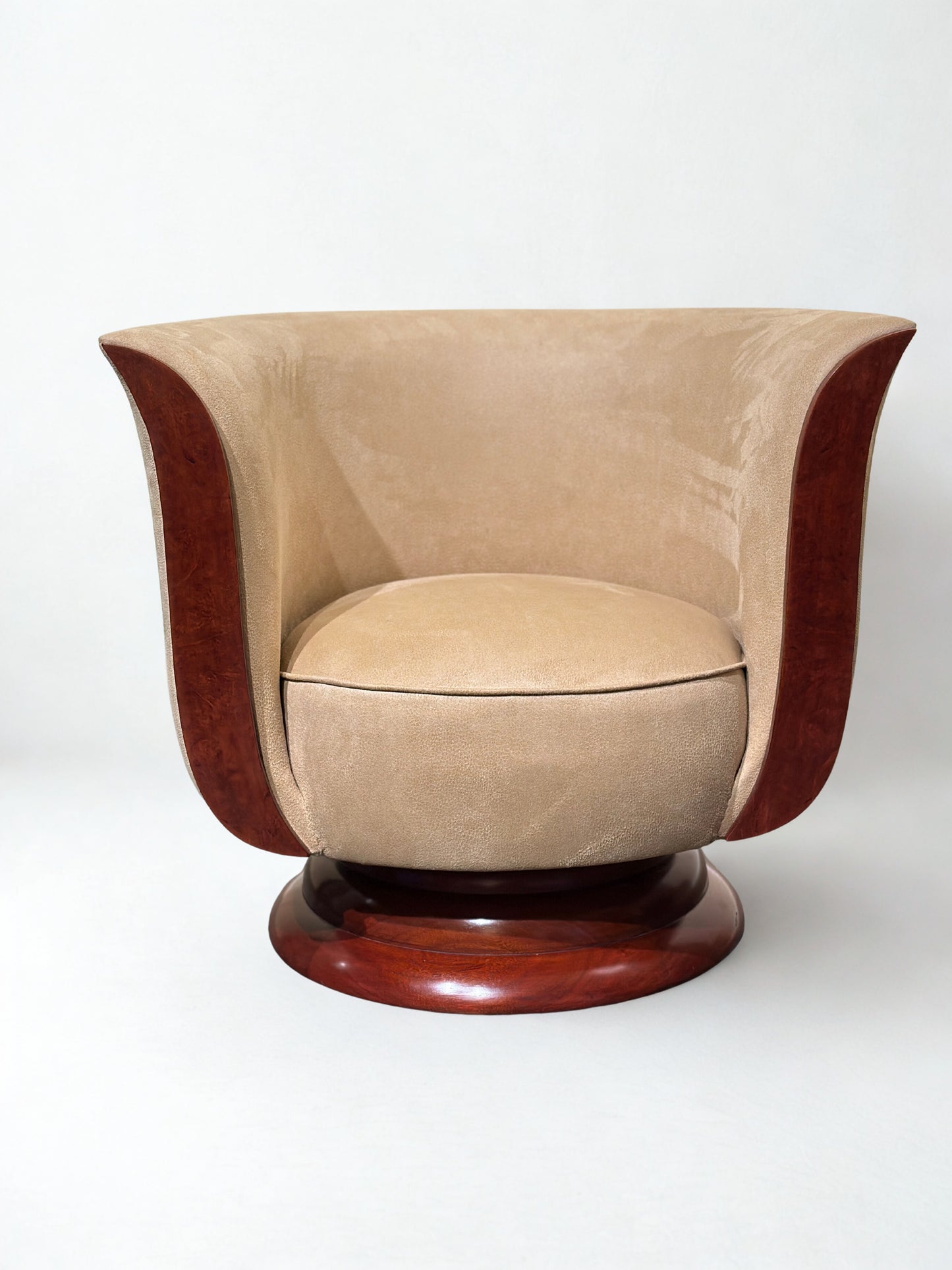 Pair Art Deco Tulip Lounge Chairs – Hôtel Le Malandre