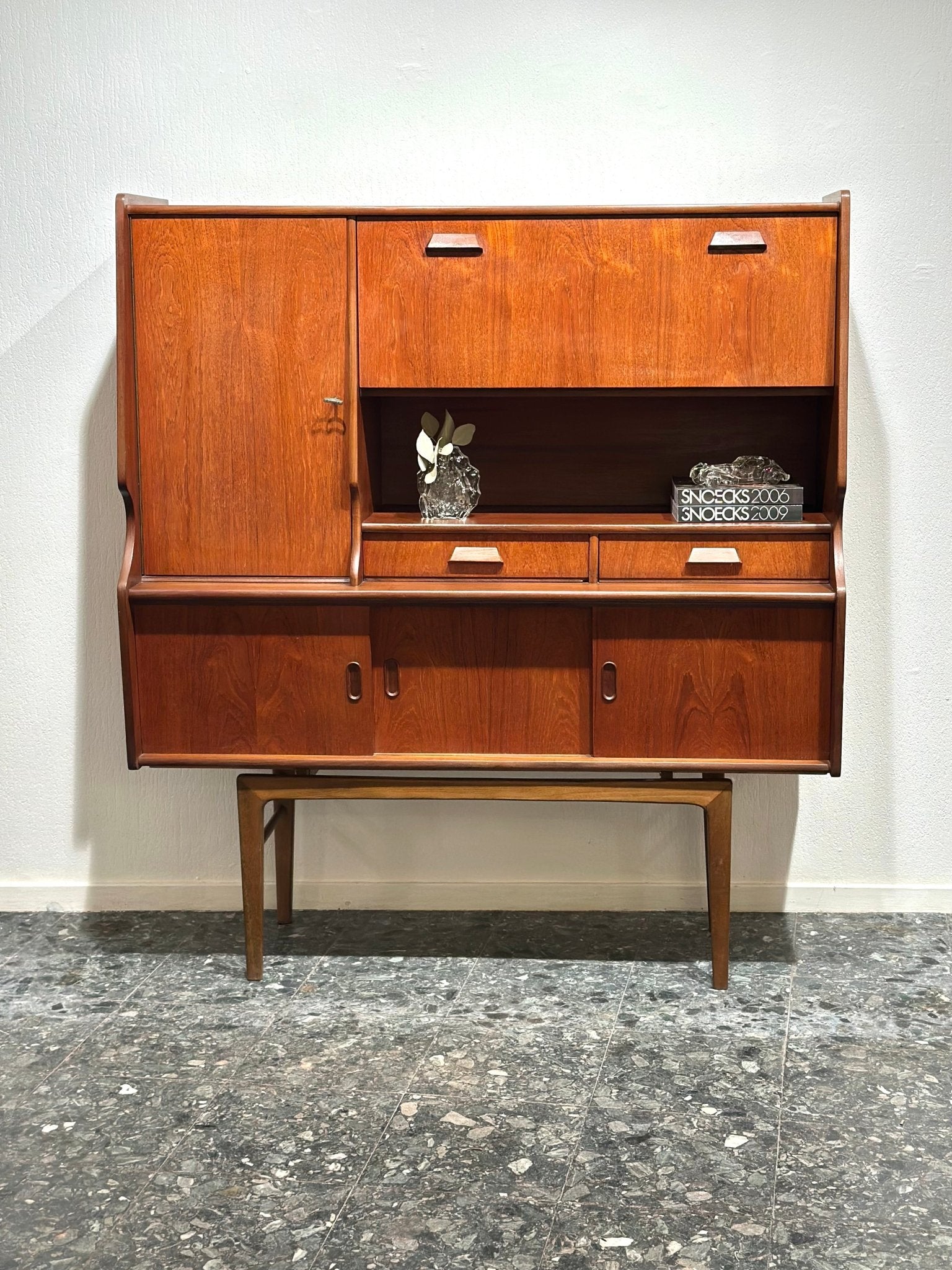 Vintage Teak Midcentury Highboard - Lattico