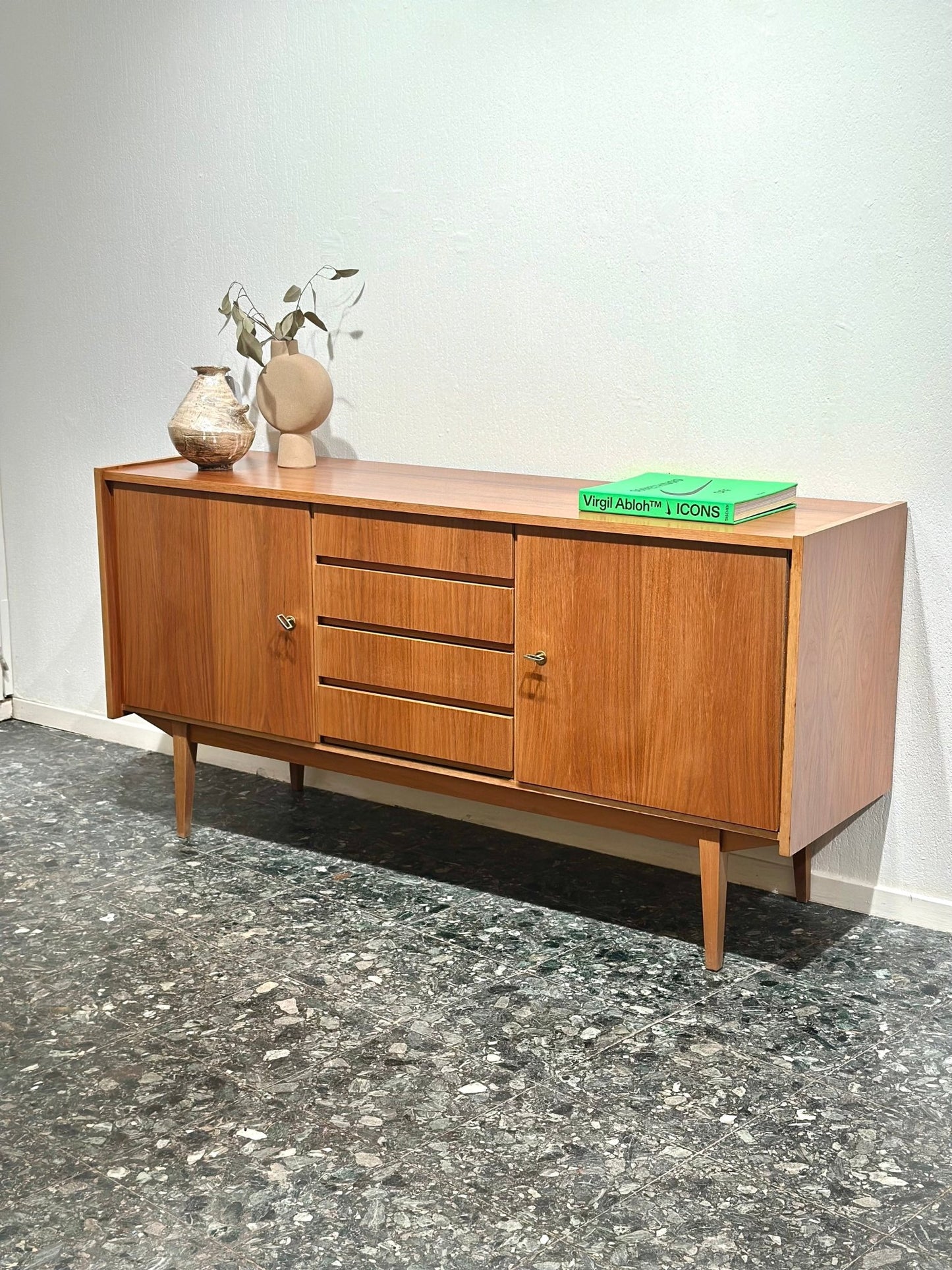 Vintage Minimal Sideboard - Lattico
