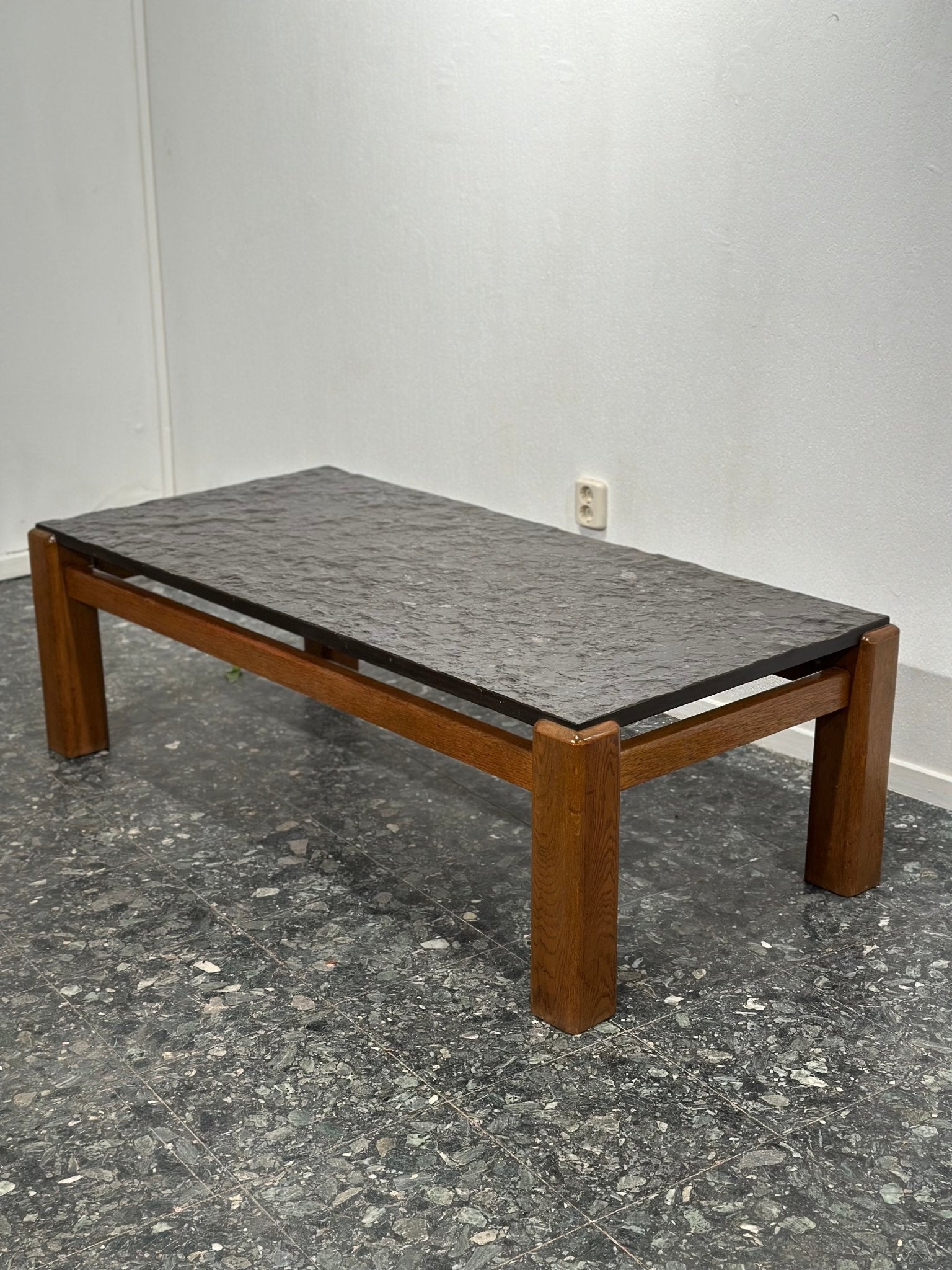 Brutalist Slate and Solid Wood Coffeetable - Lattico
