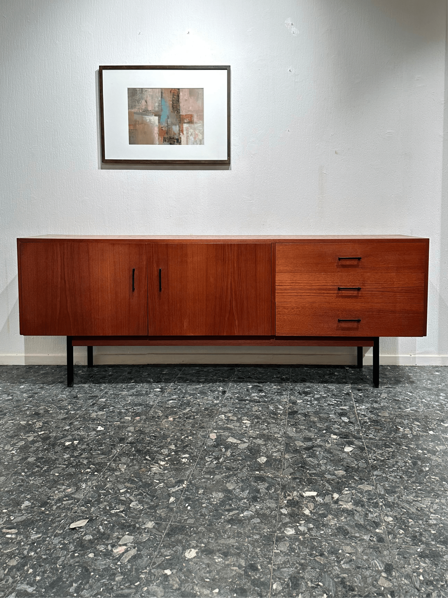 Vintage Minimal Sideboard - Lattico