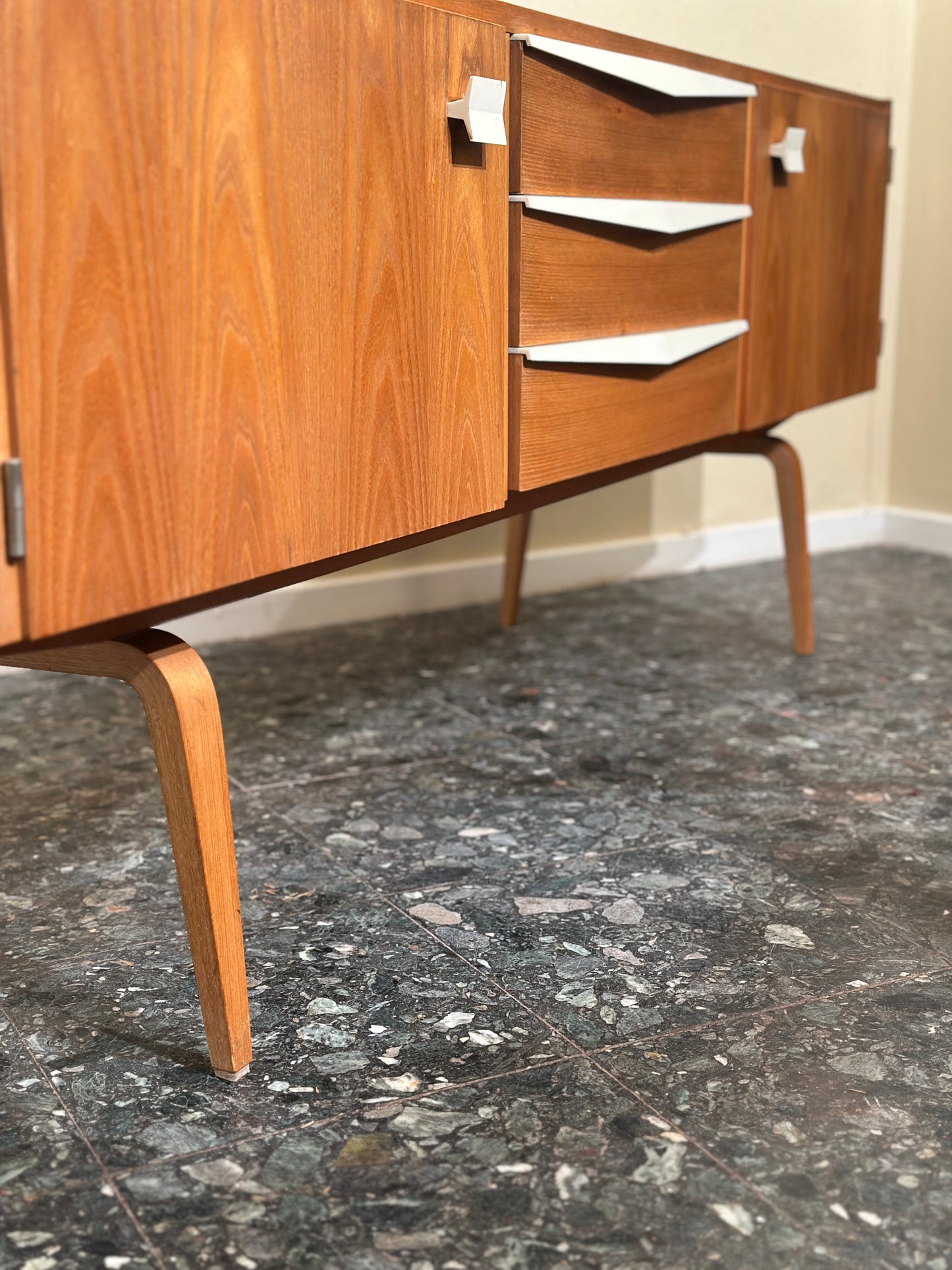 427/K Elm Sideboard for Hellerau