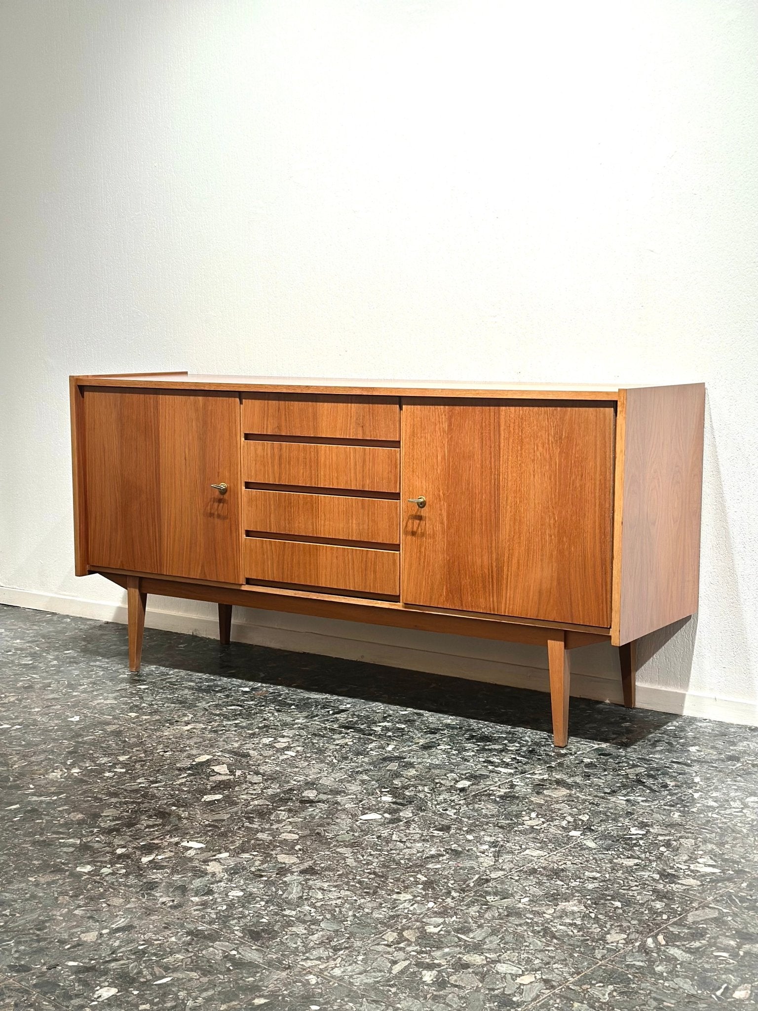 Vintage Minimal Sideboard - Lattico