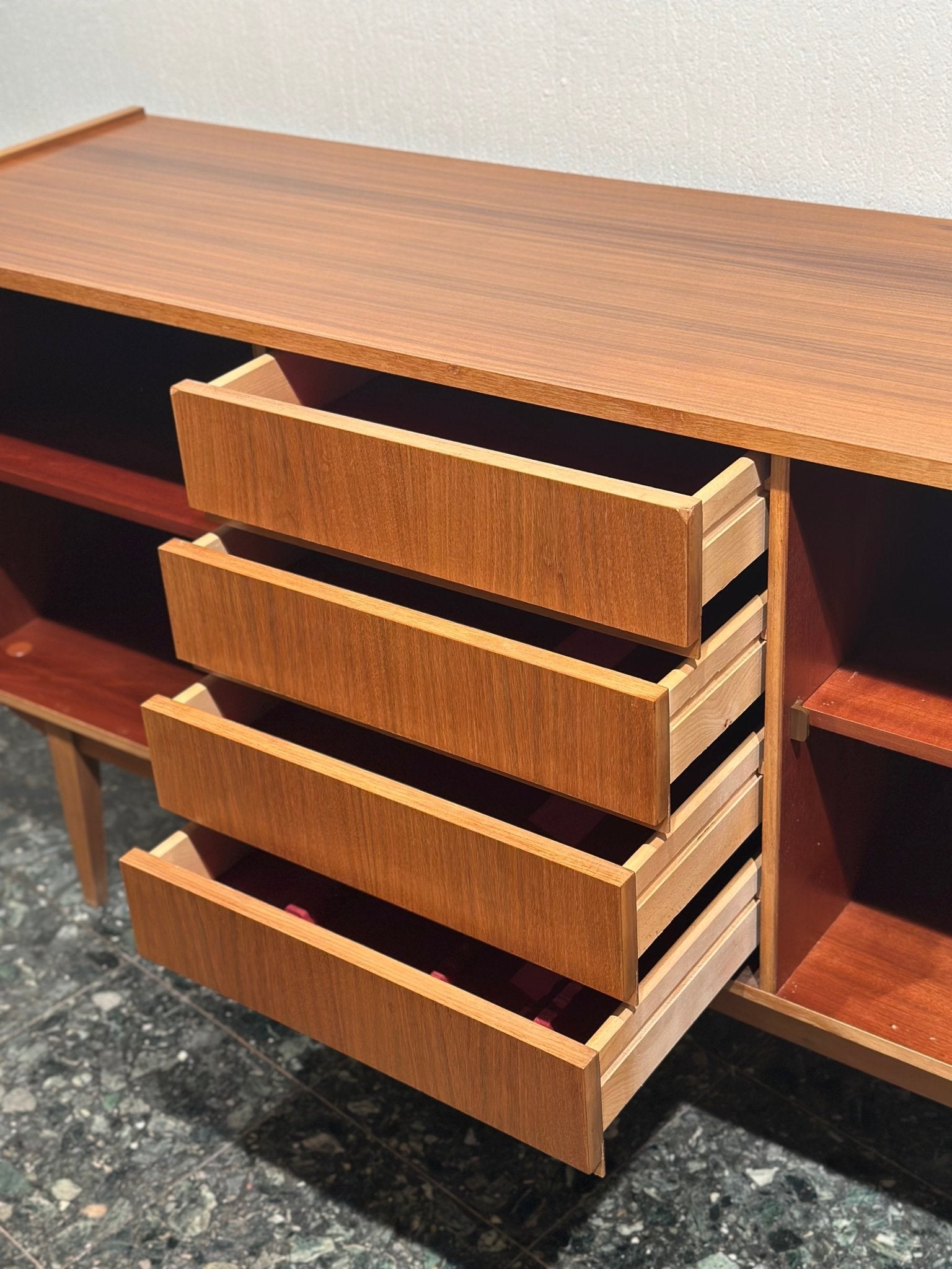 Vintage Minimal Sideboard - Lattico