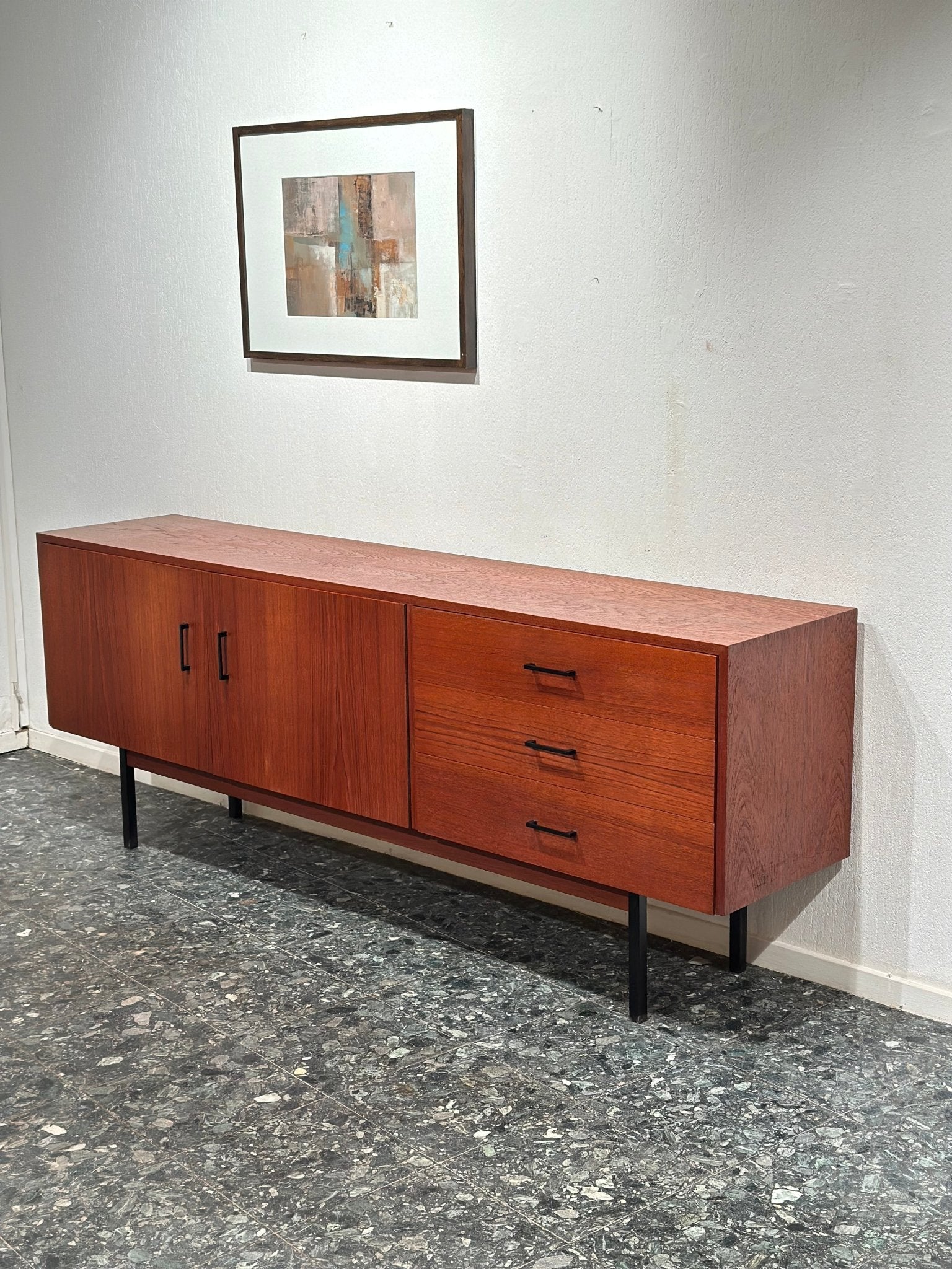 Vintage Minimal Sideboard - Lattico