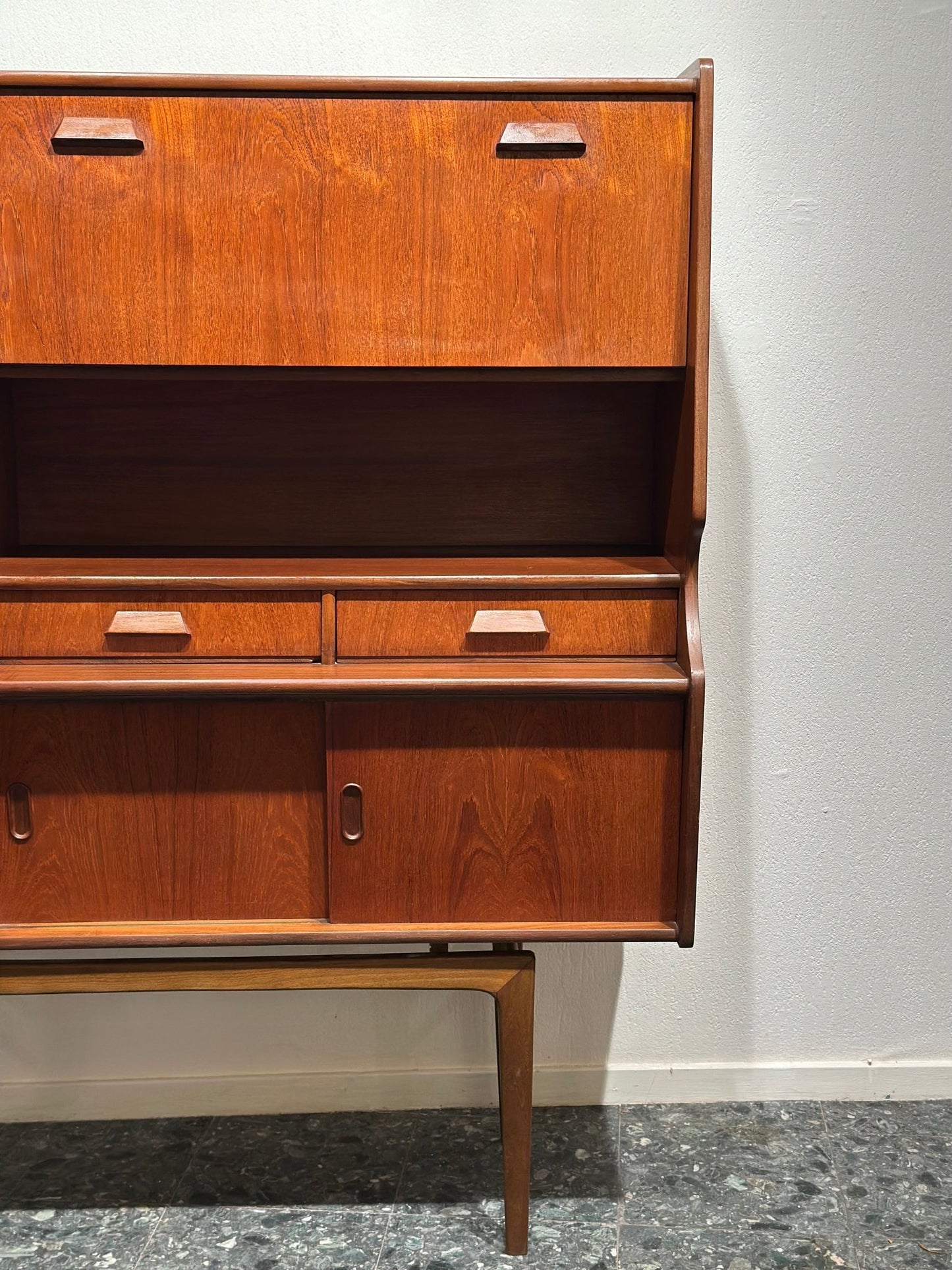 Vintage Teak Midcentury Highboard - Lattico
