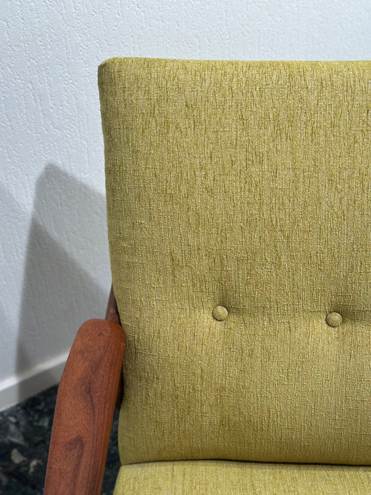 Vintage Green Scandinavian 3 - seater Sofa - Lattico