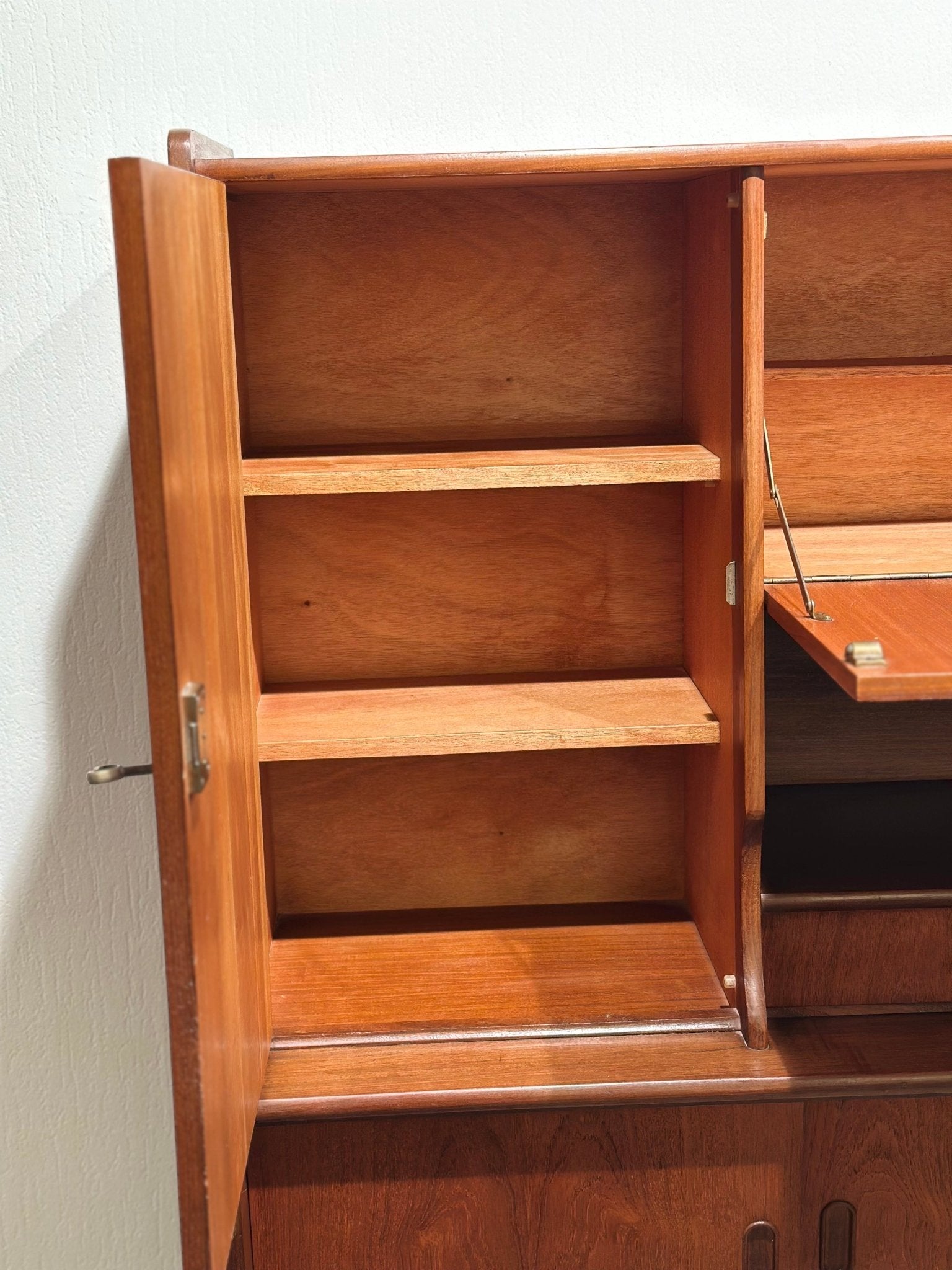 Vintage Teak Midcentury Highboard - Lattico