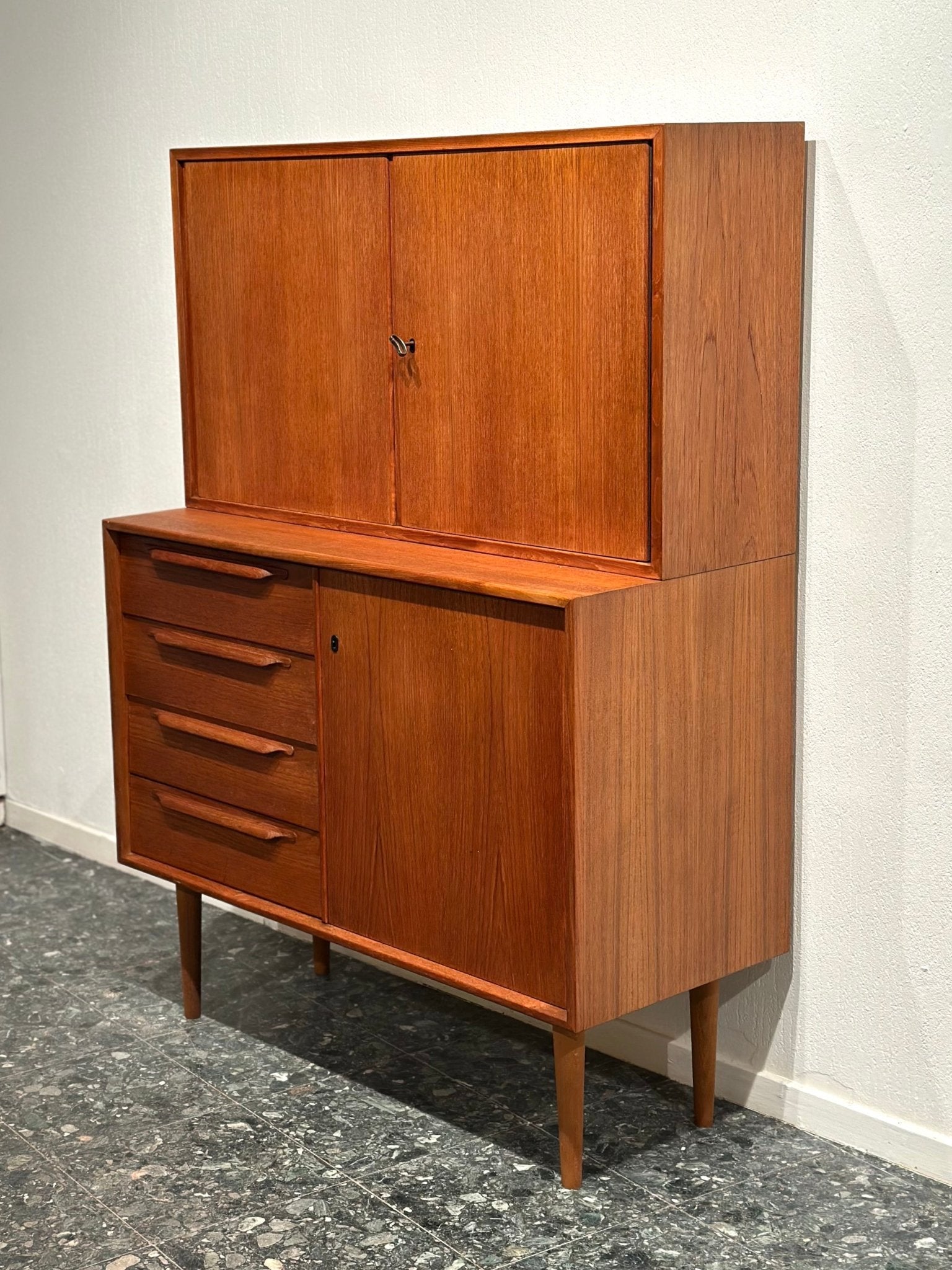 Midcentury Highboard in Teak - Lattico