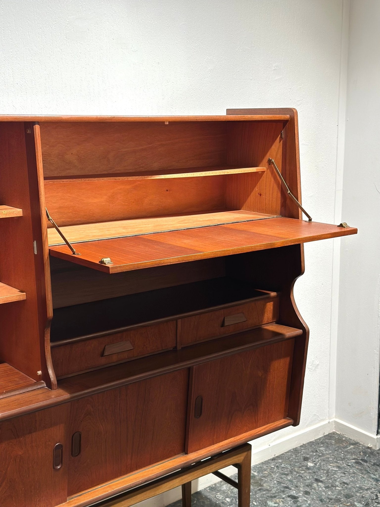 Vintage Teak Midcentury Highboard - Lattico