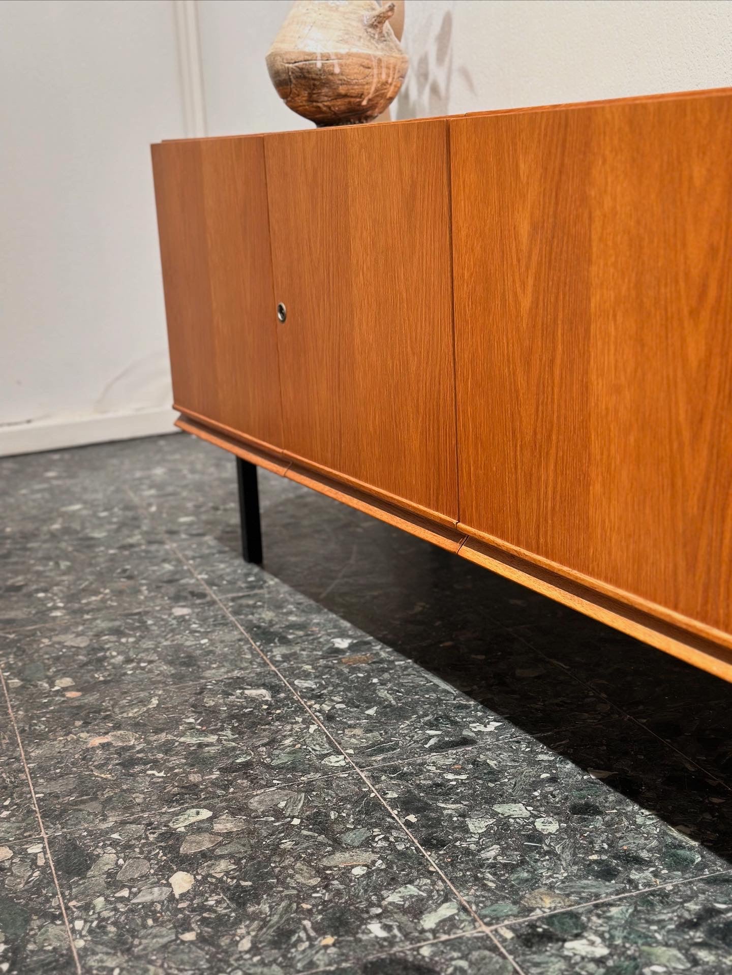 Midcentury Vintage Sideboard - Lattico
