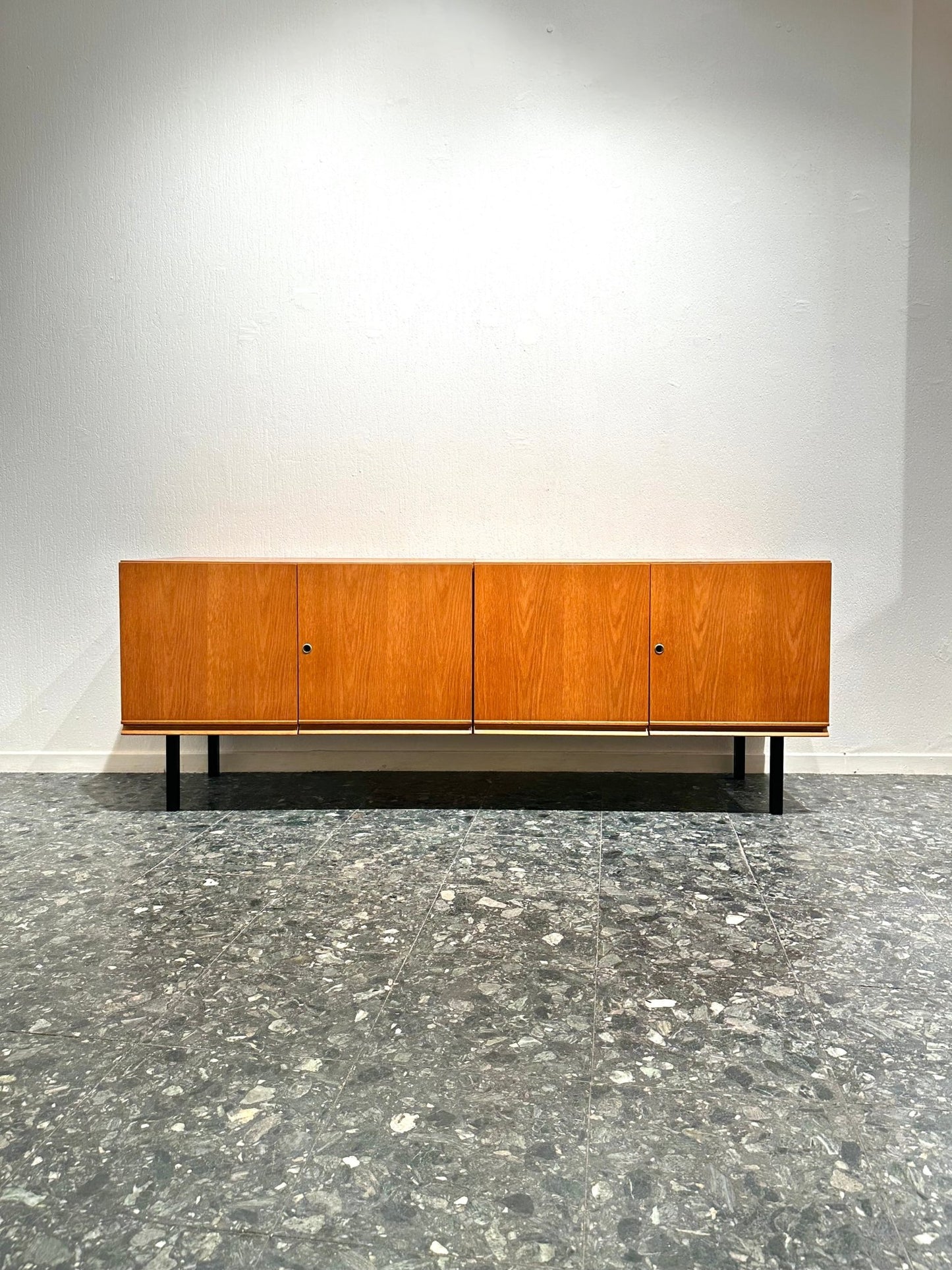 Midcentury Vintage Sideboard - Lattico