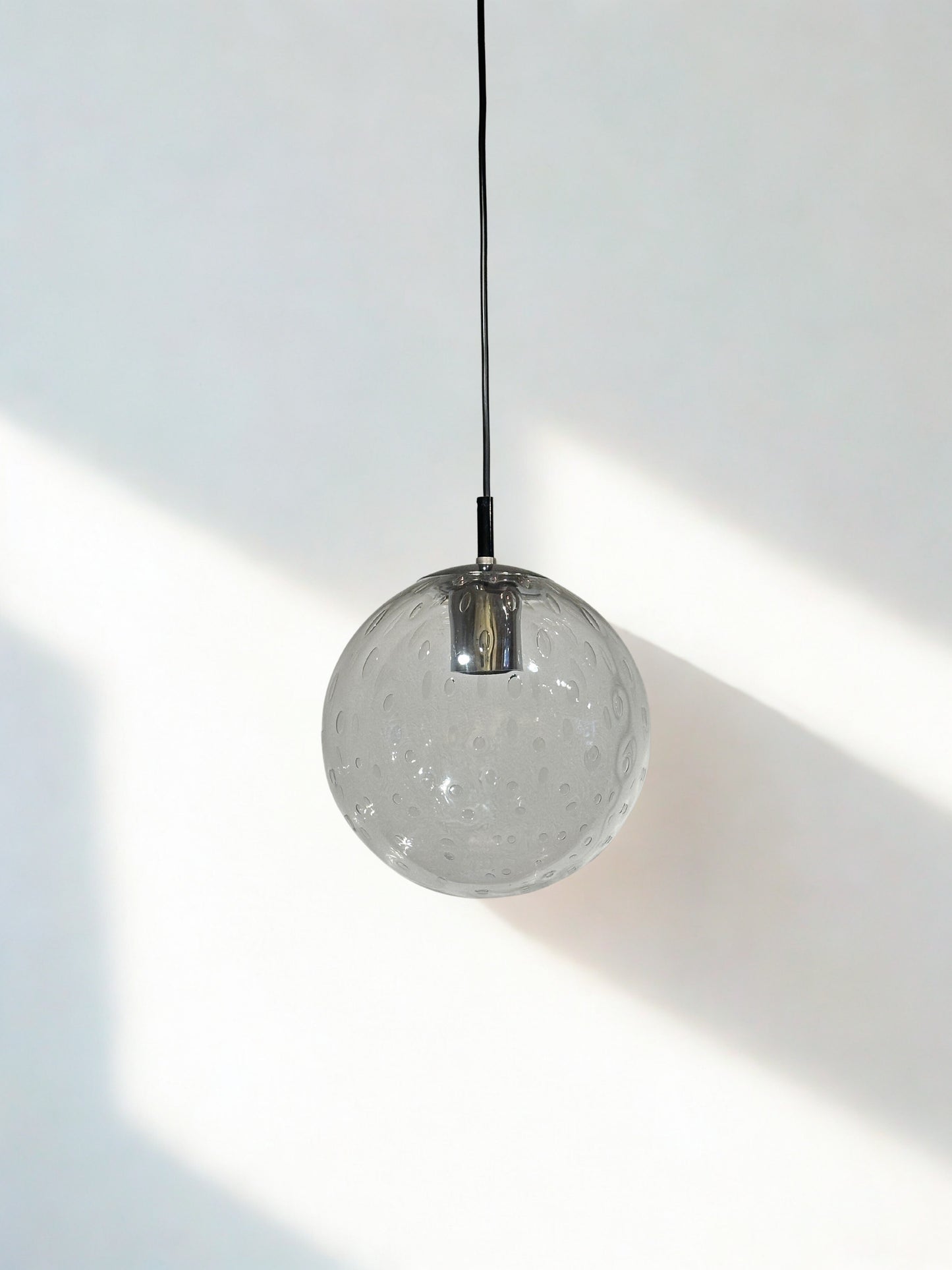 Raak Dutch Design ‘Teardrop’ Lamp – Ø35 cm