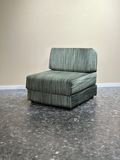 Vintage Fold Out Lounge Chair Daybed