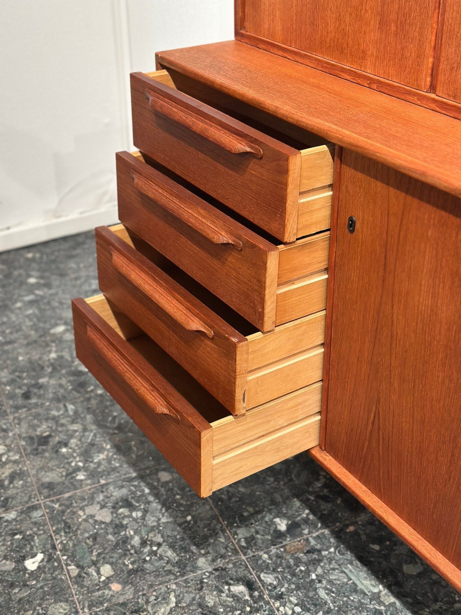 Midcentury Highboard in Teak - Lattico