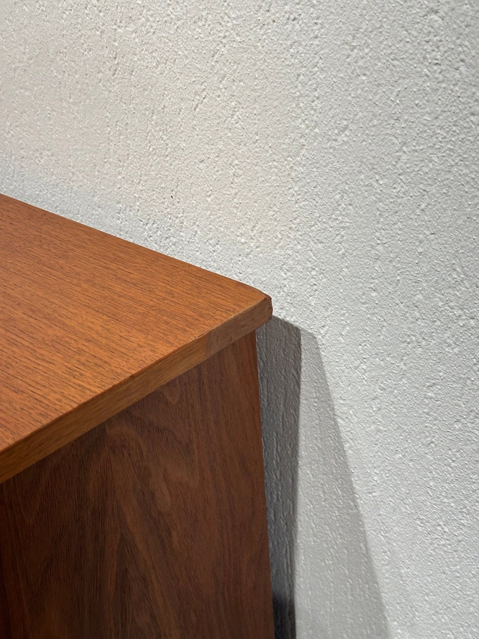 Midcentury Minimal Sideboard - Lattico