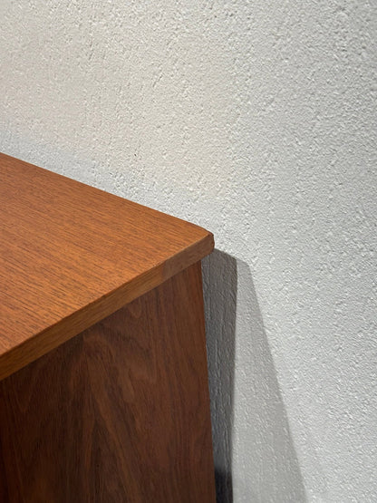 Midcentury Minimal Sideboard - Lattico