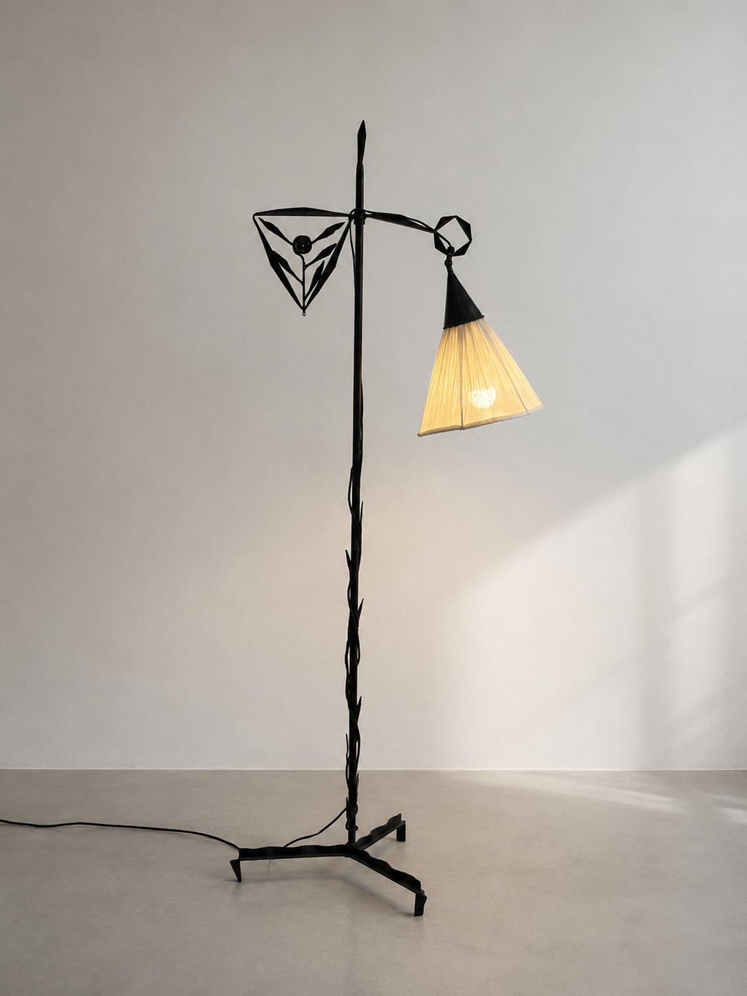 Amsterdam School Arts & Crafts Wrought Iron Floorlamp