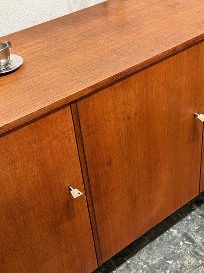 Minimalist Vintage Sideboard - Lattico
