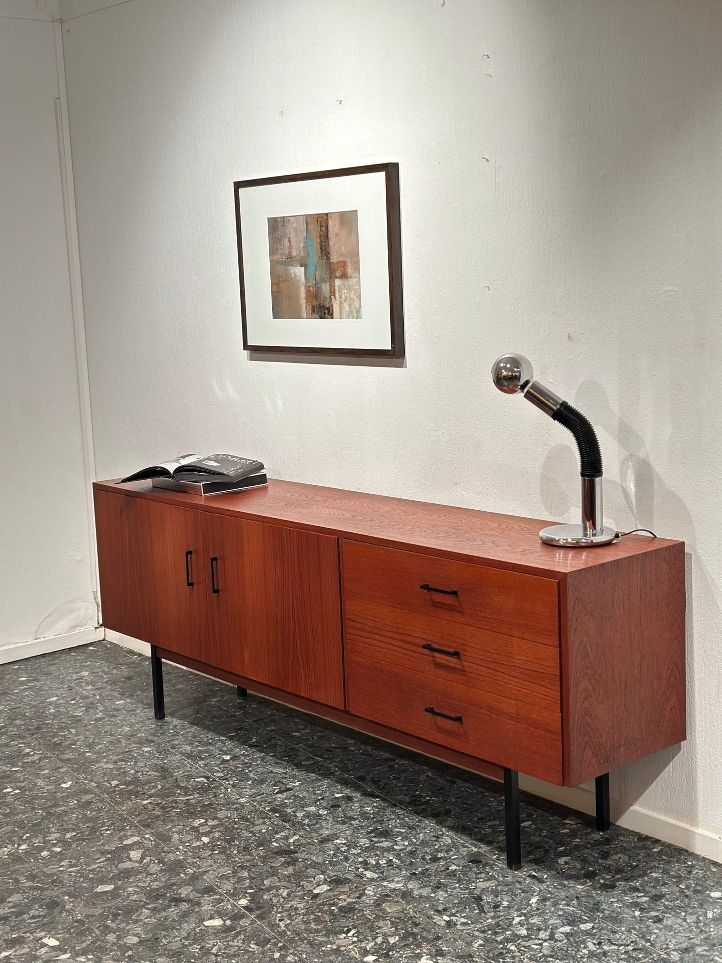 Vintage Minimal Sideboard - Lattico
