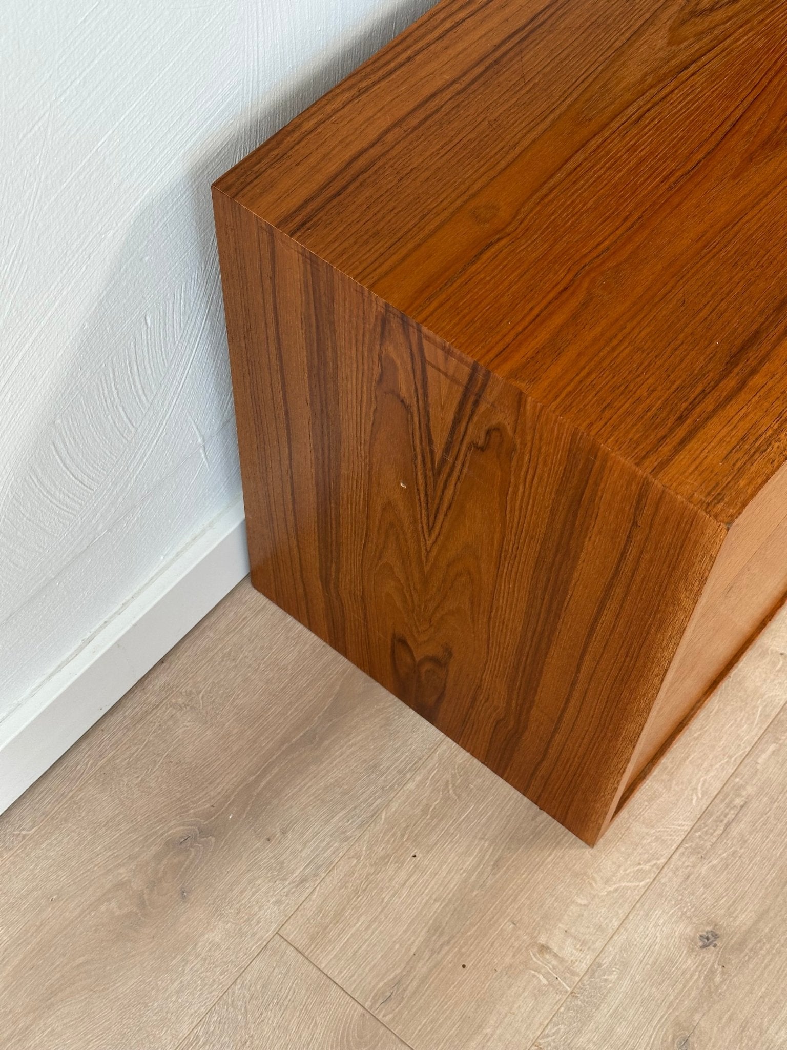 Set of 2 Vintage Teak Dressers / Bedside Tables - Lattico