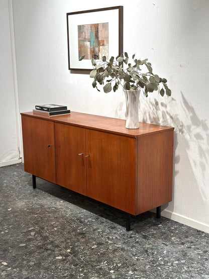 Minimalist Vintage Sideboard - Lattico