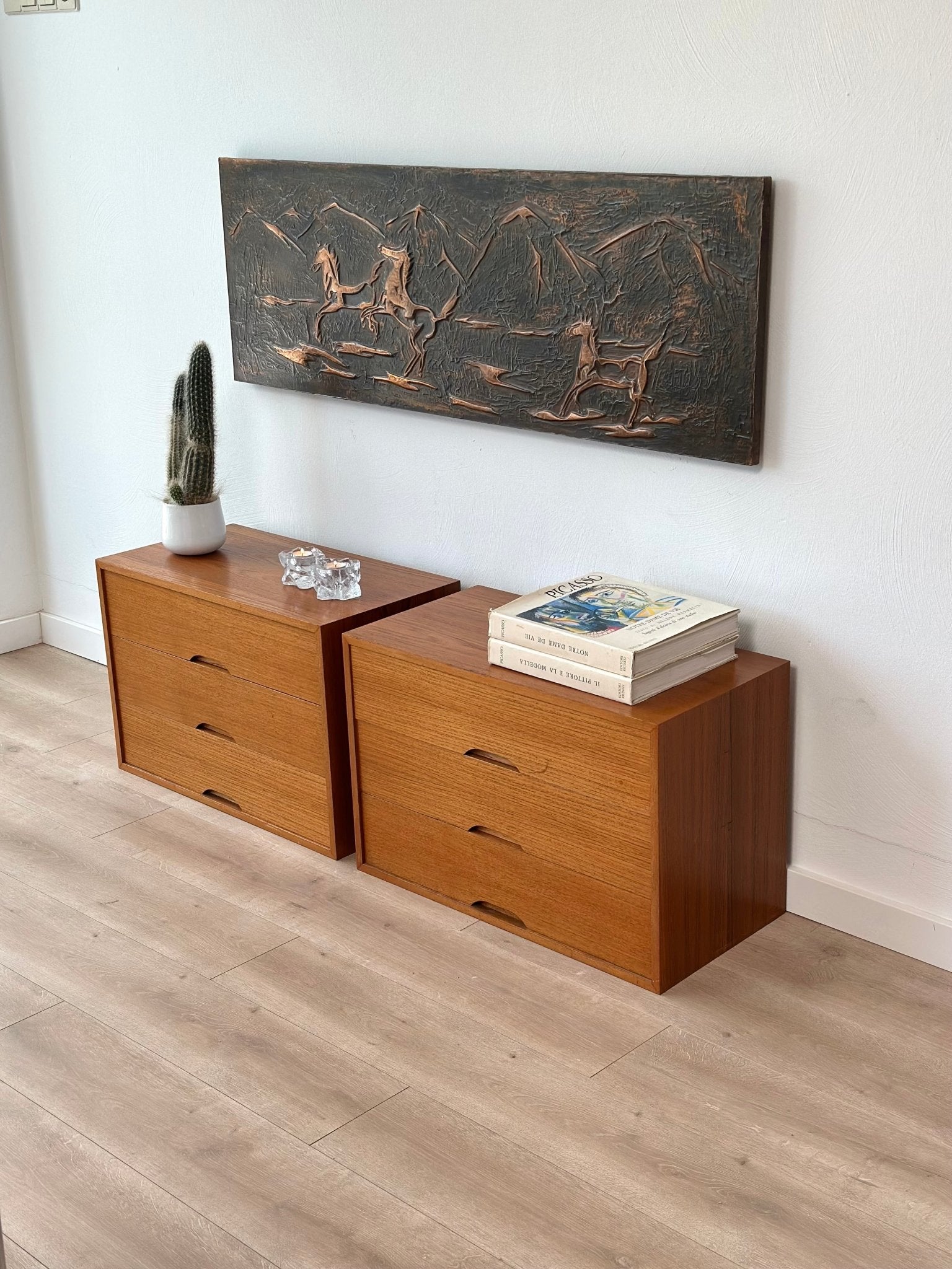 Set of 2 Vintage Teak Dressers / Bedside Tables - Lattico