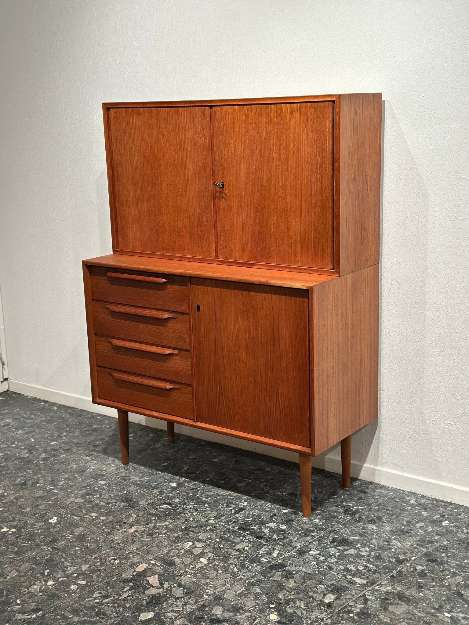 Midcentury Highboard in Teak - Lattico