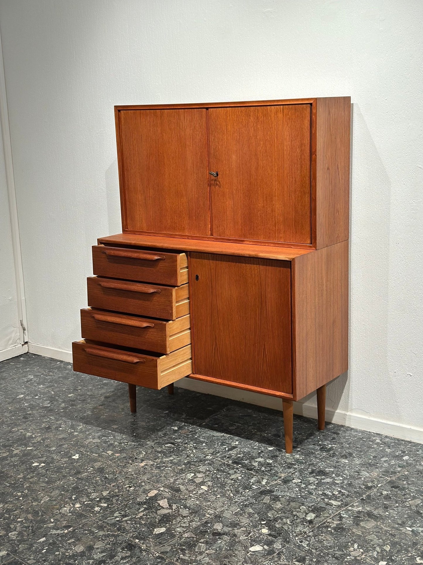Midcentury Highboard in Teak - Lattico