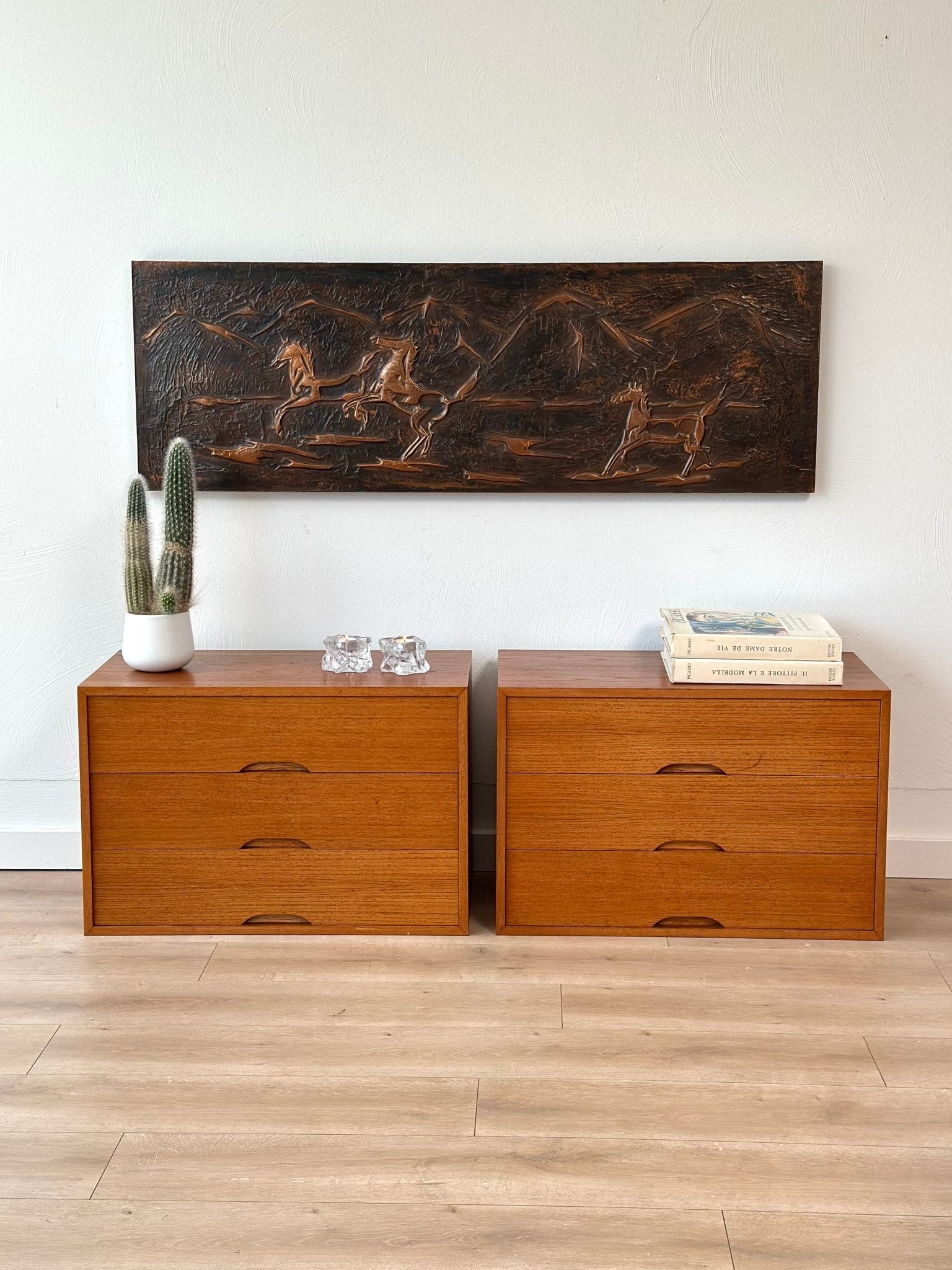 Set of 2 Vintage Teak Dressers / Bedside Tables - Lattico