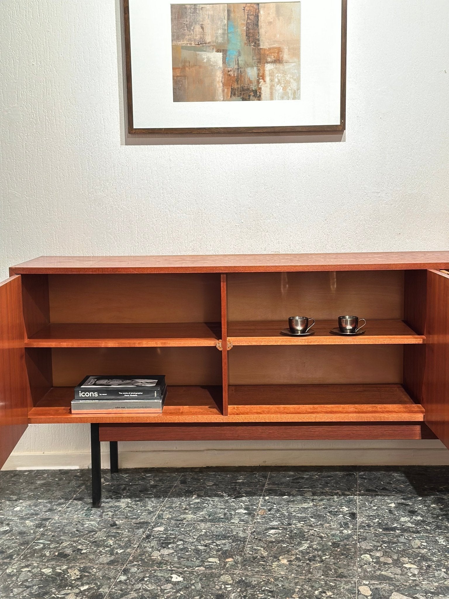 Vintage Minimal Sideboard - Lattico