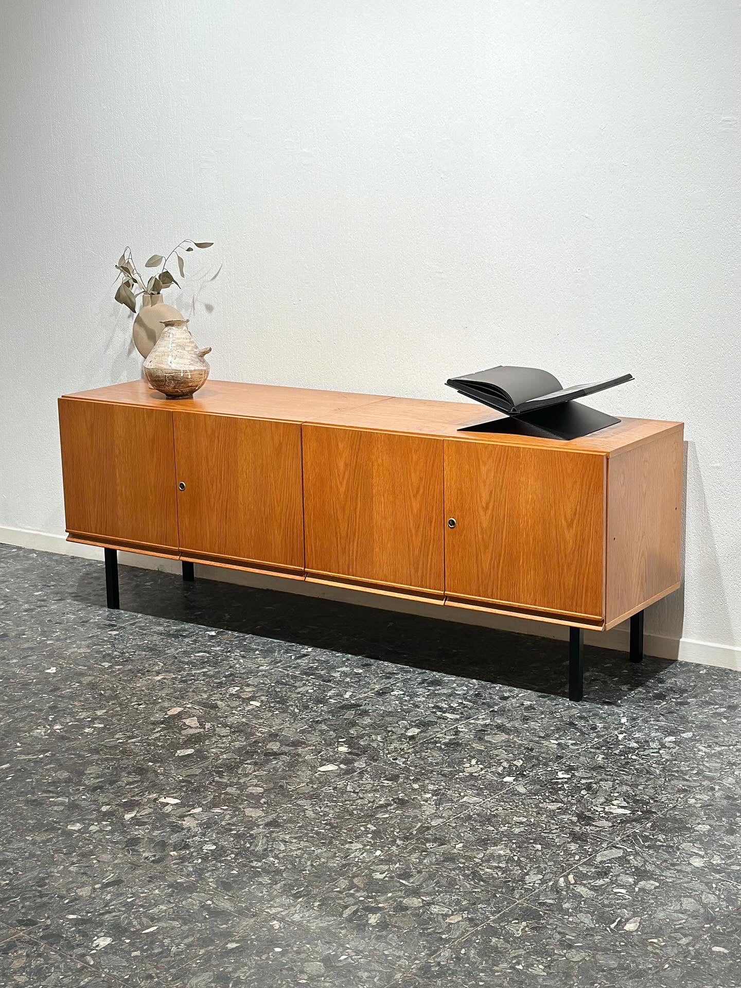 Midcentury Vintage Sideboard - Lattico