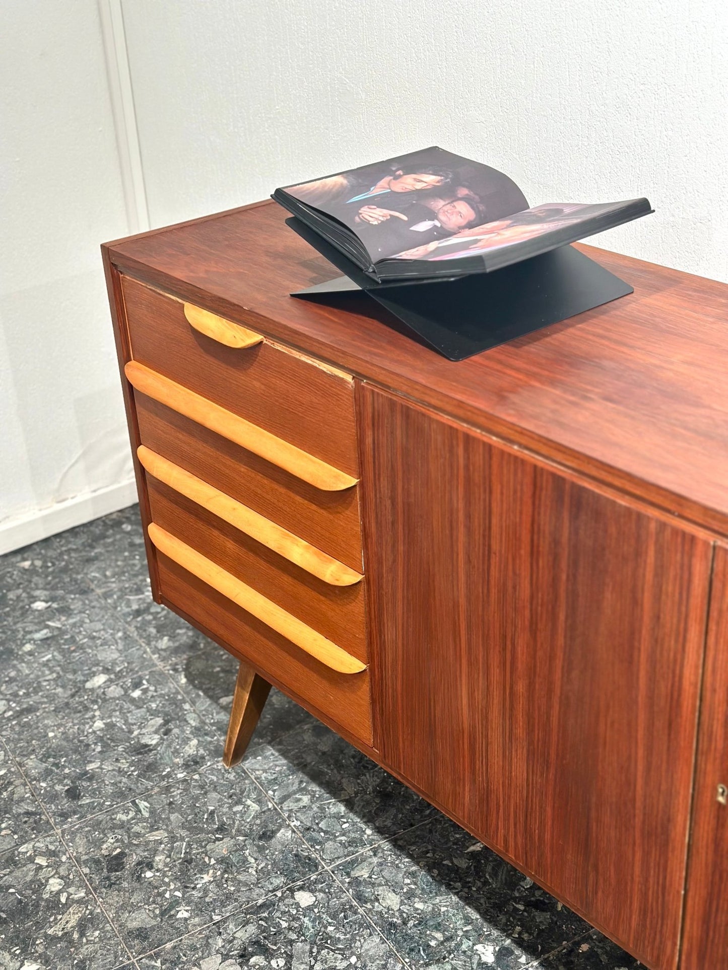 Midcentury Sideboard - Lattico