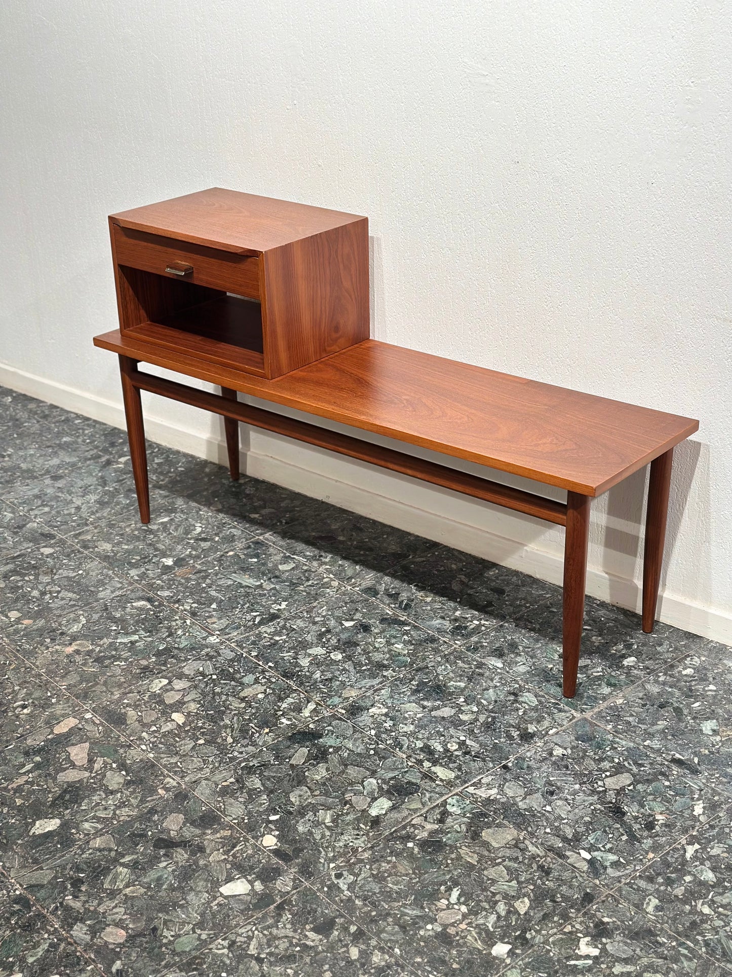 Elegant 1960s Dressing Table - Gossip Bench