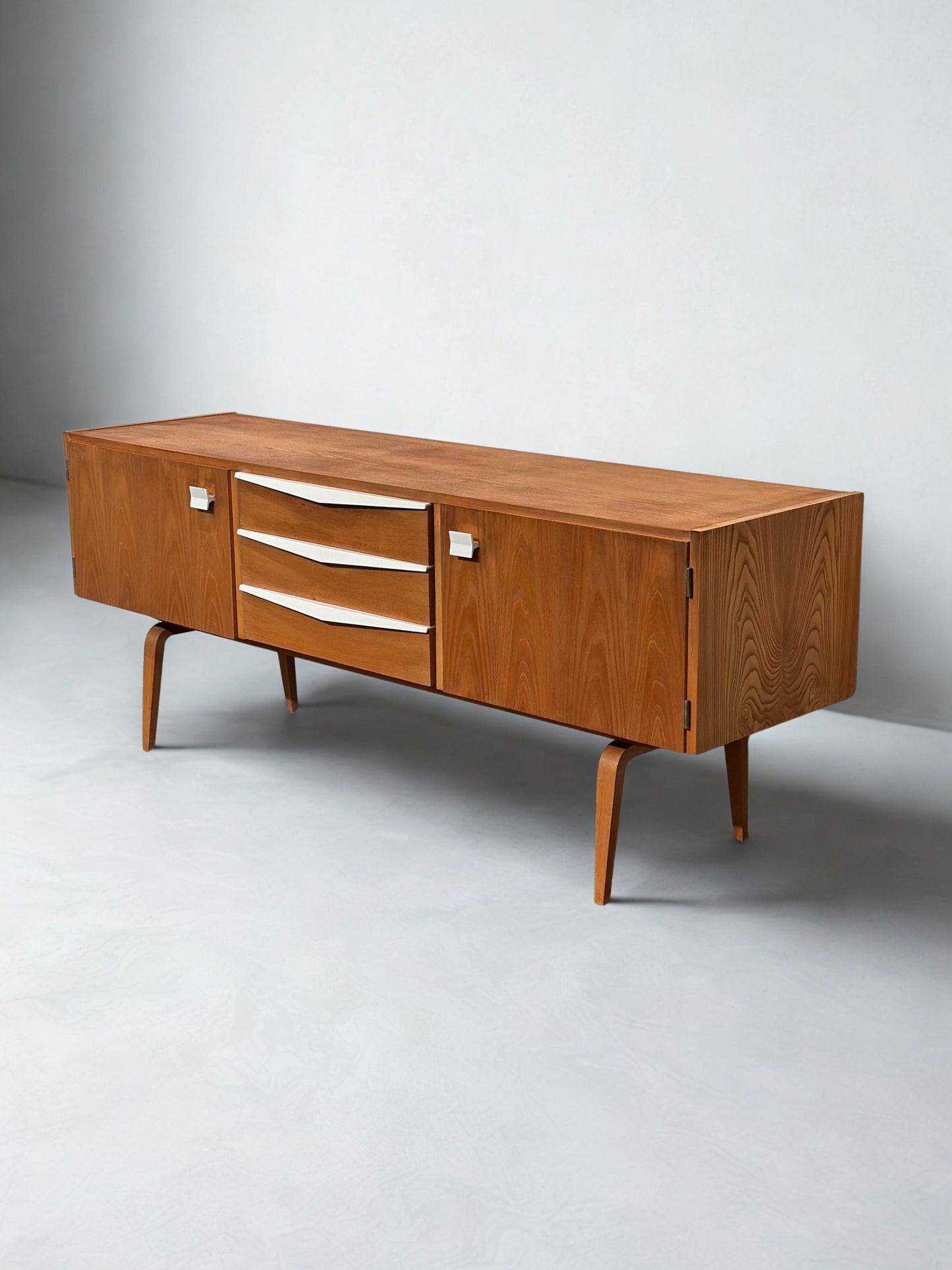 427/K Elm Sideboard for Hellerau