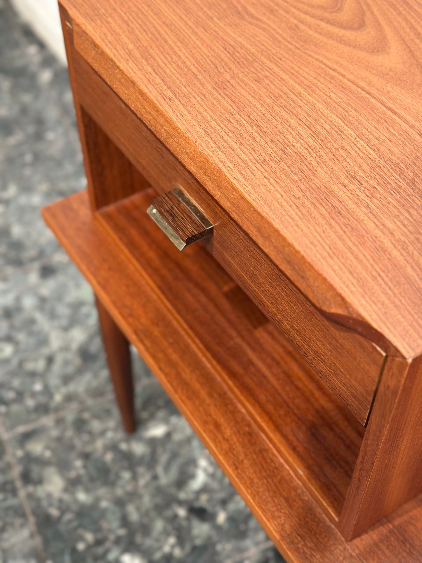 Elegant 1960s Dressing Table - Gossip Bench