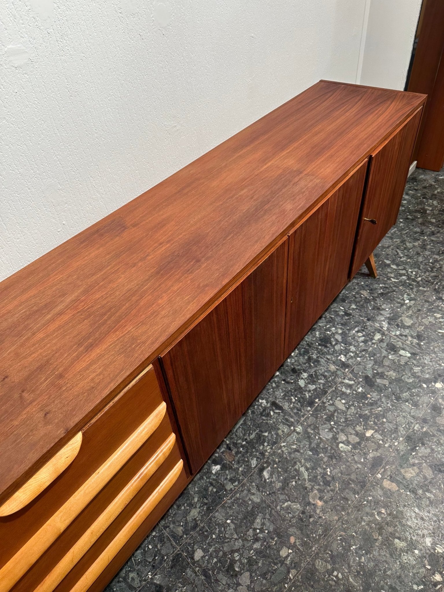 Midcentury Sideboard - Lattico