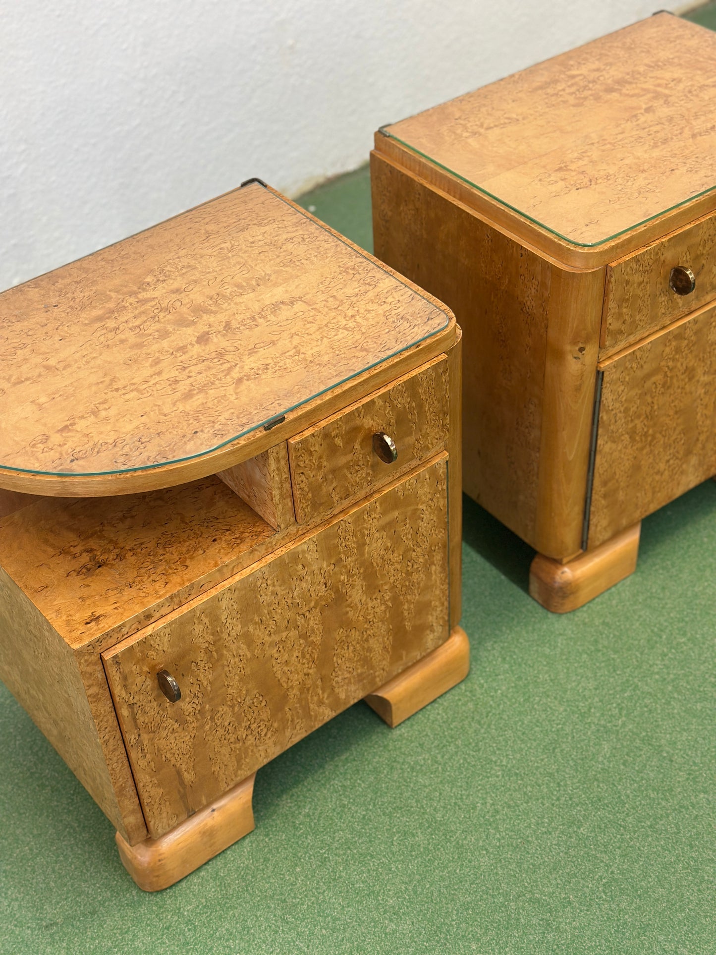 Art Deco Bird’s-Eye Maple Nightstands, France, 1930s