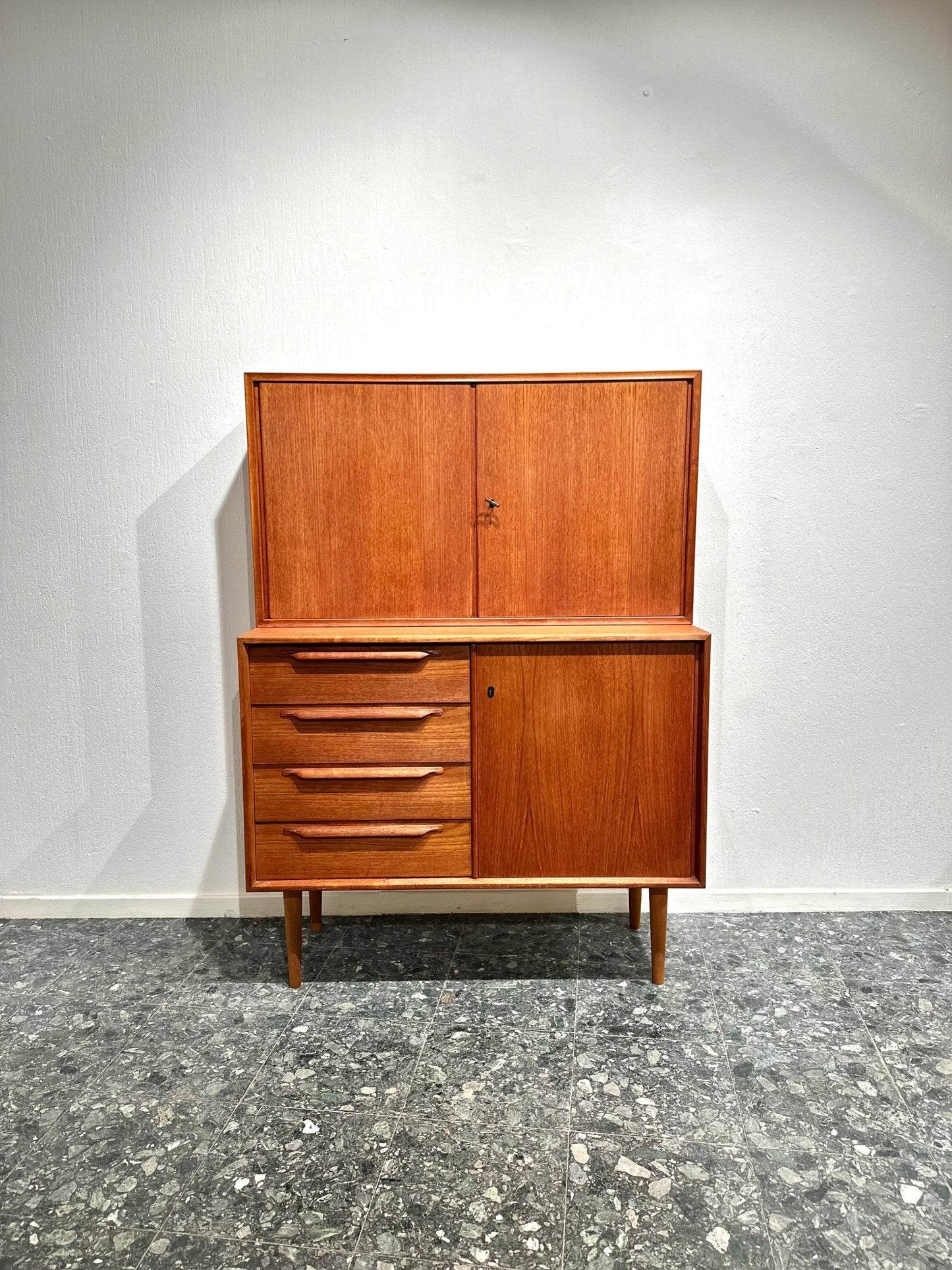 Midcentury Highboard in Teak - Lattico