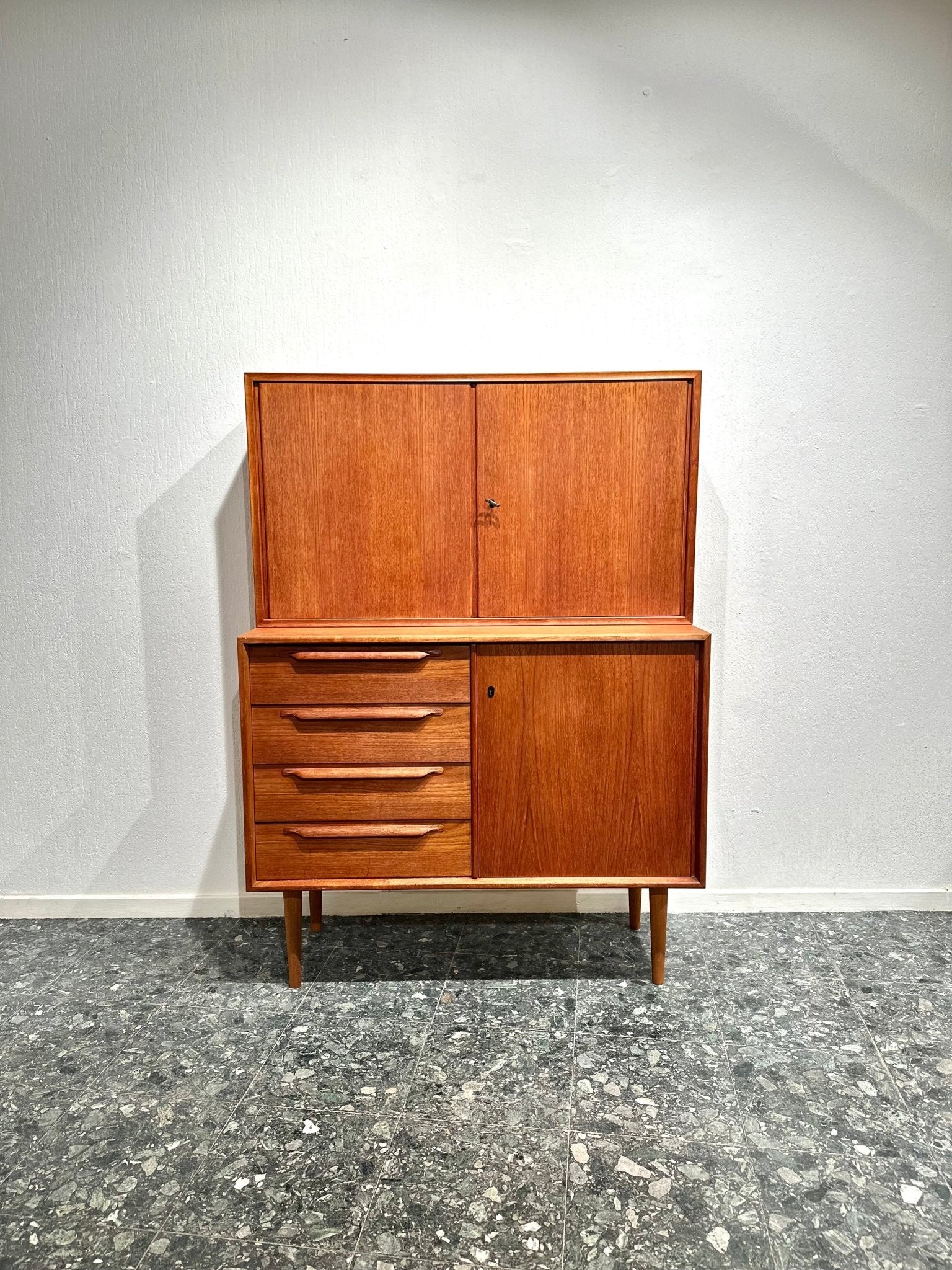 Midcentury Highboard in Teak - Lattico