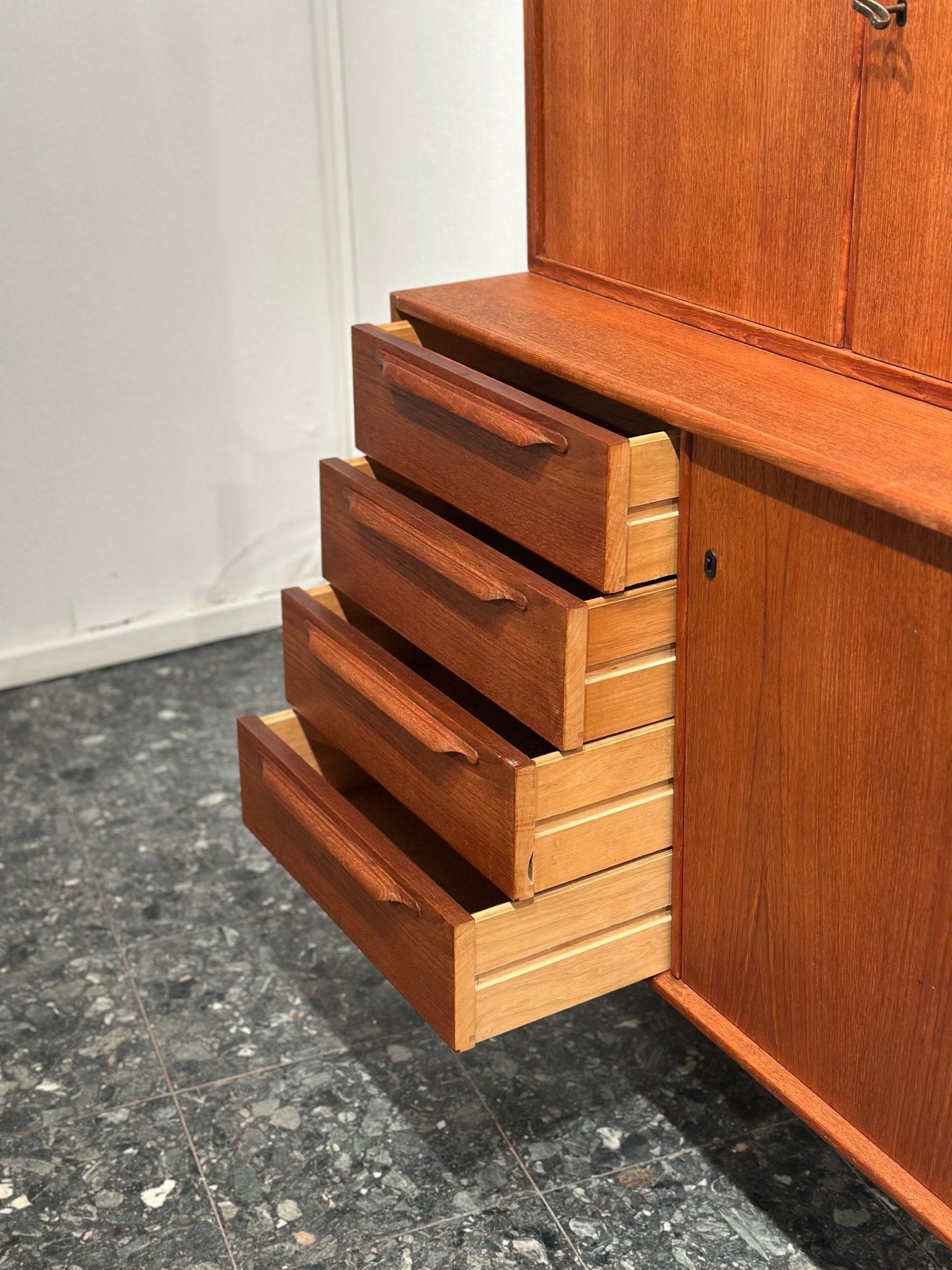 Midcentury Highboard in Teak - Lattico