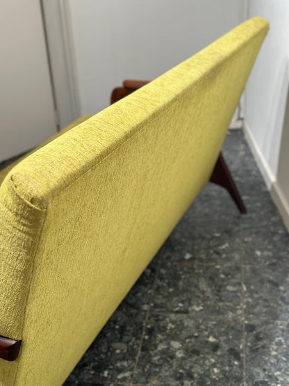 Vintage Green Scandinavian 3 - seater Sofa - Lattico
