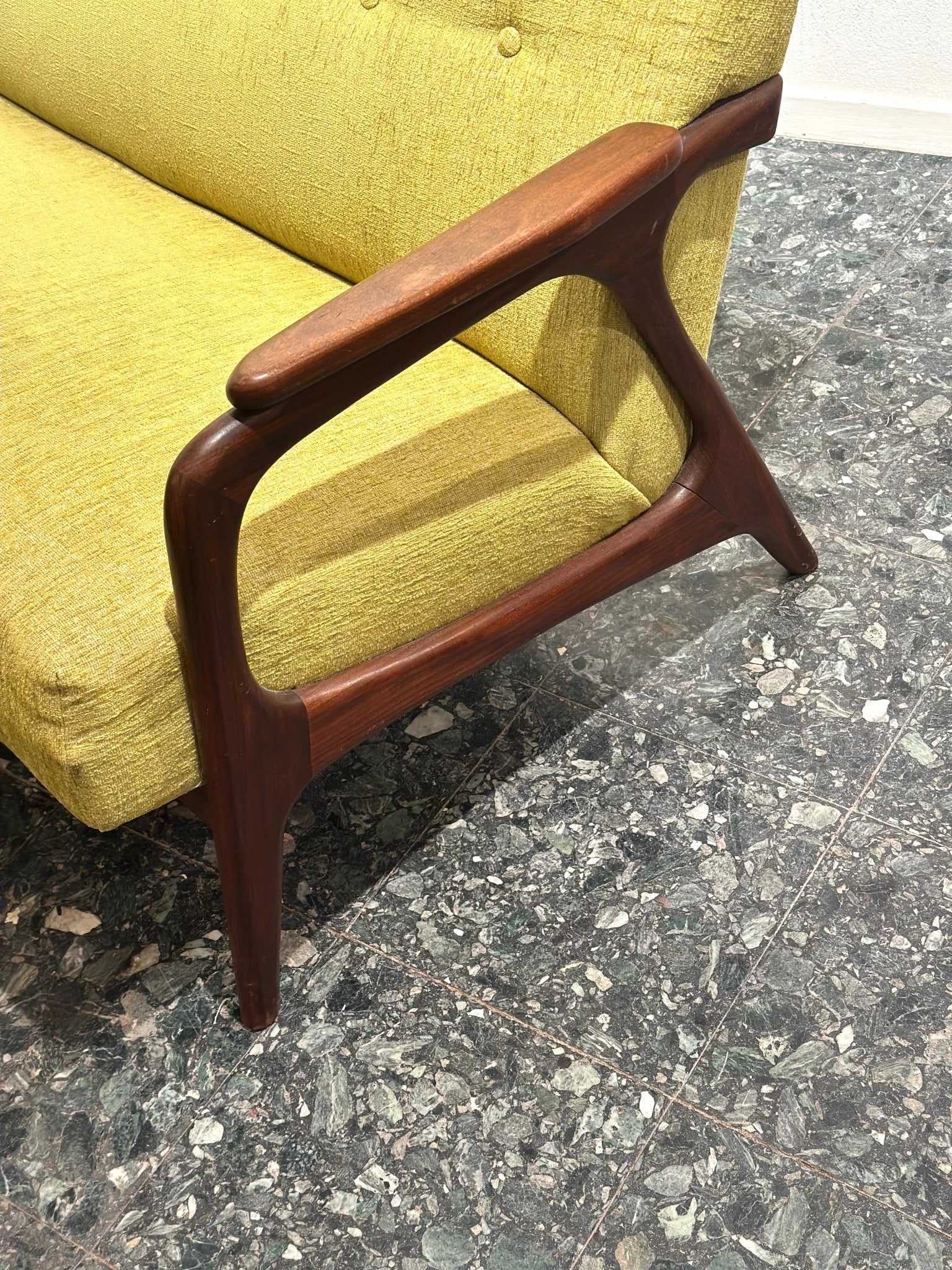 Vintage Green Scandinavian 3 - seater Sofa - Lattico